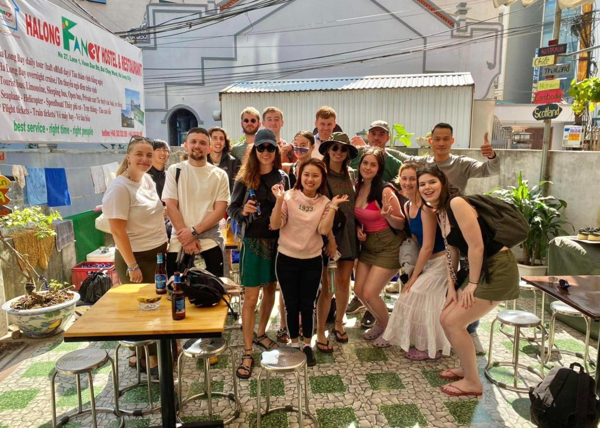 Ha Long Fancy Hostel With Vegetarian And Vegan Restaurant Екстер'єр фото