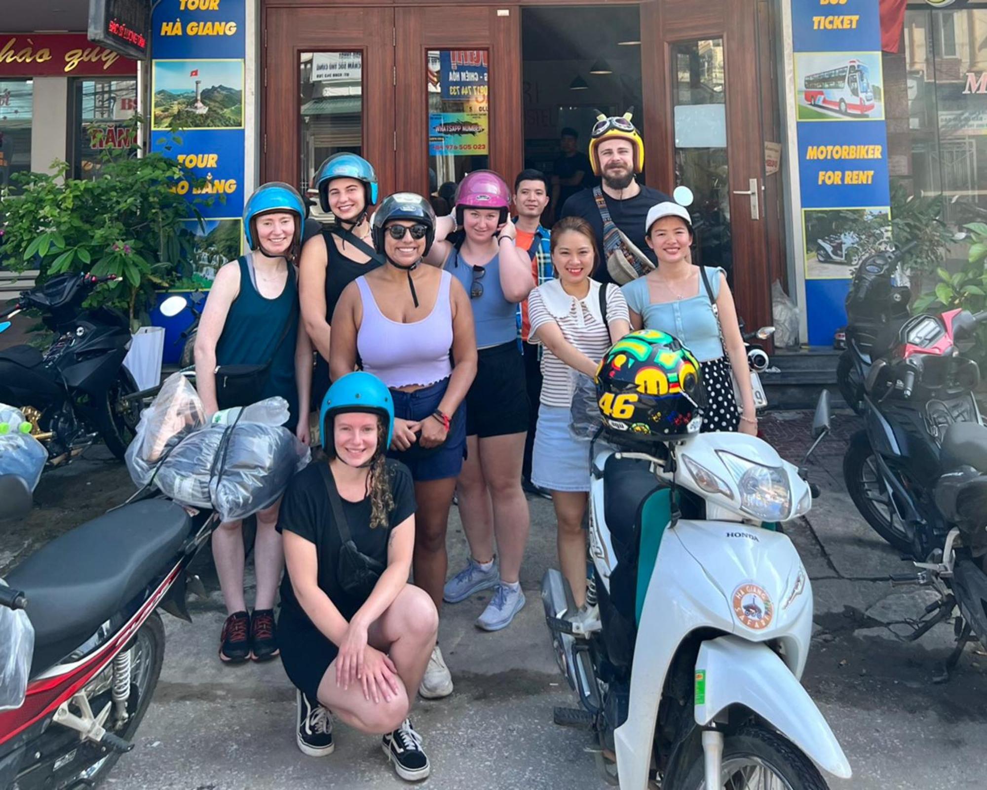 Ha Long Fancy Hostel With Vegetarian And Vegan Restaurant Екстер'єр фото