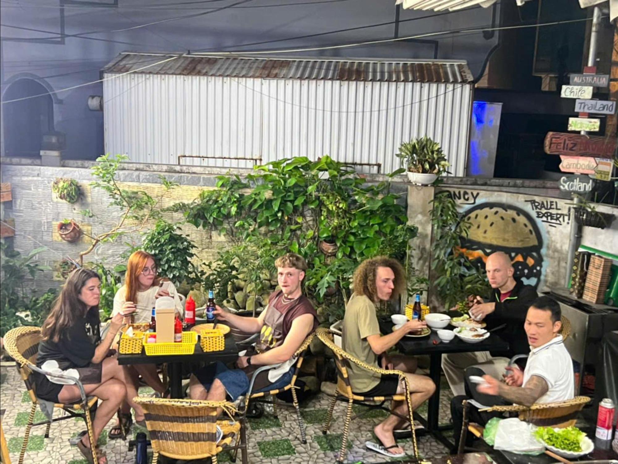 Ha Long Fancy Hostel With Vegetarian And Vegan Restaurant Екстер'єр фото
